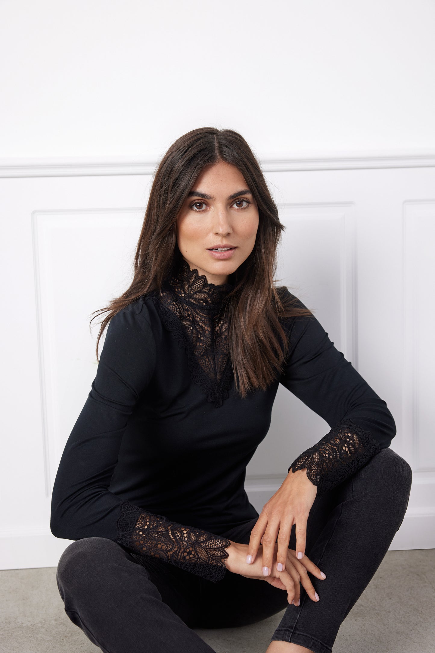SOYA CONCEPT Marica 20 Black V Neck Lace Longsleeve Top
