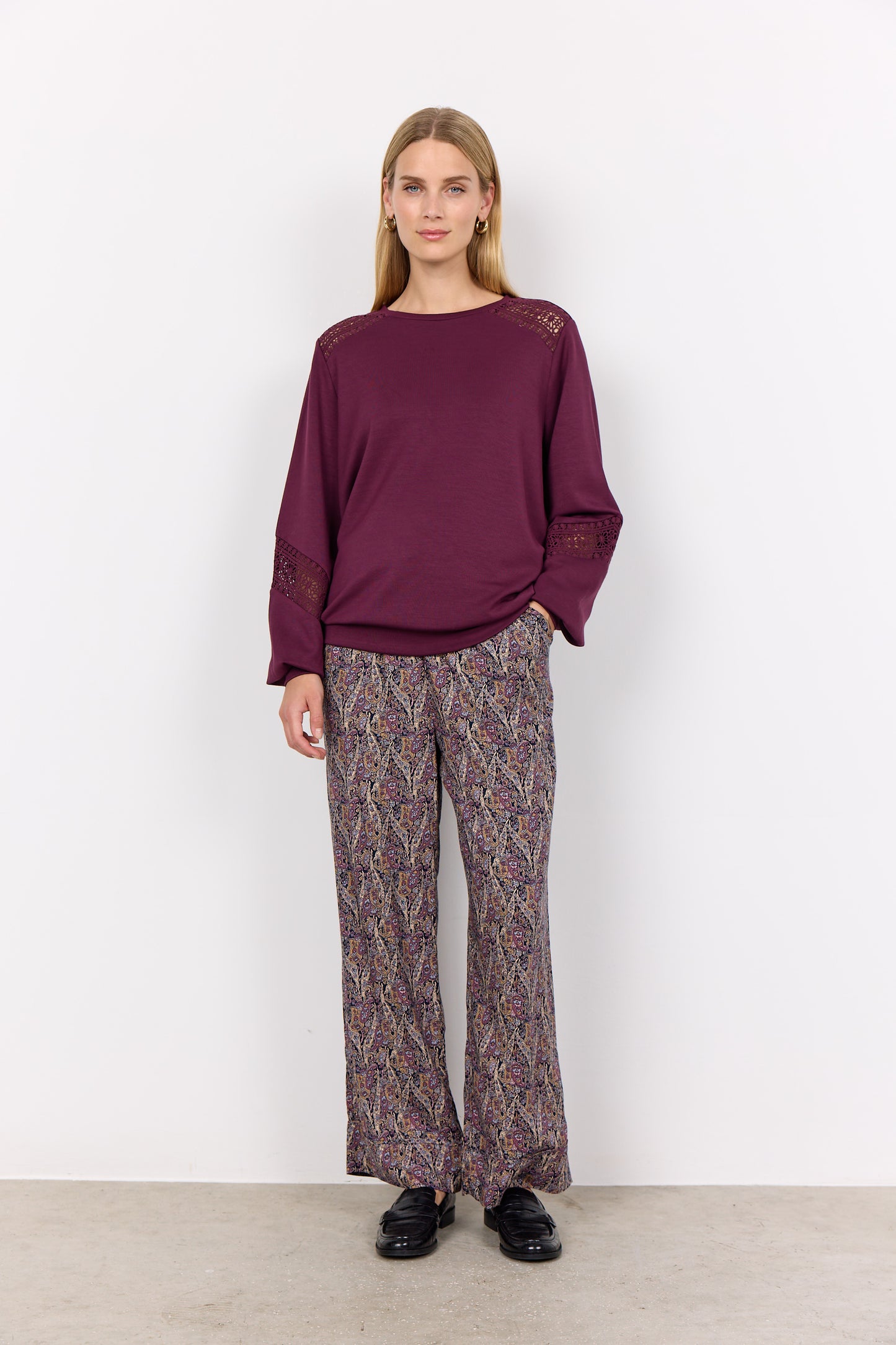 SOYA CONCEPT Banu 193 Wine Crocheted Lace Crewneck