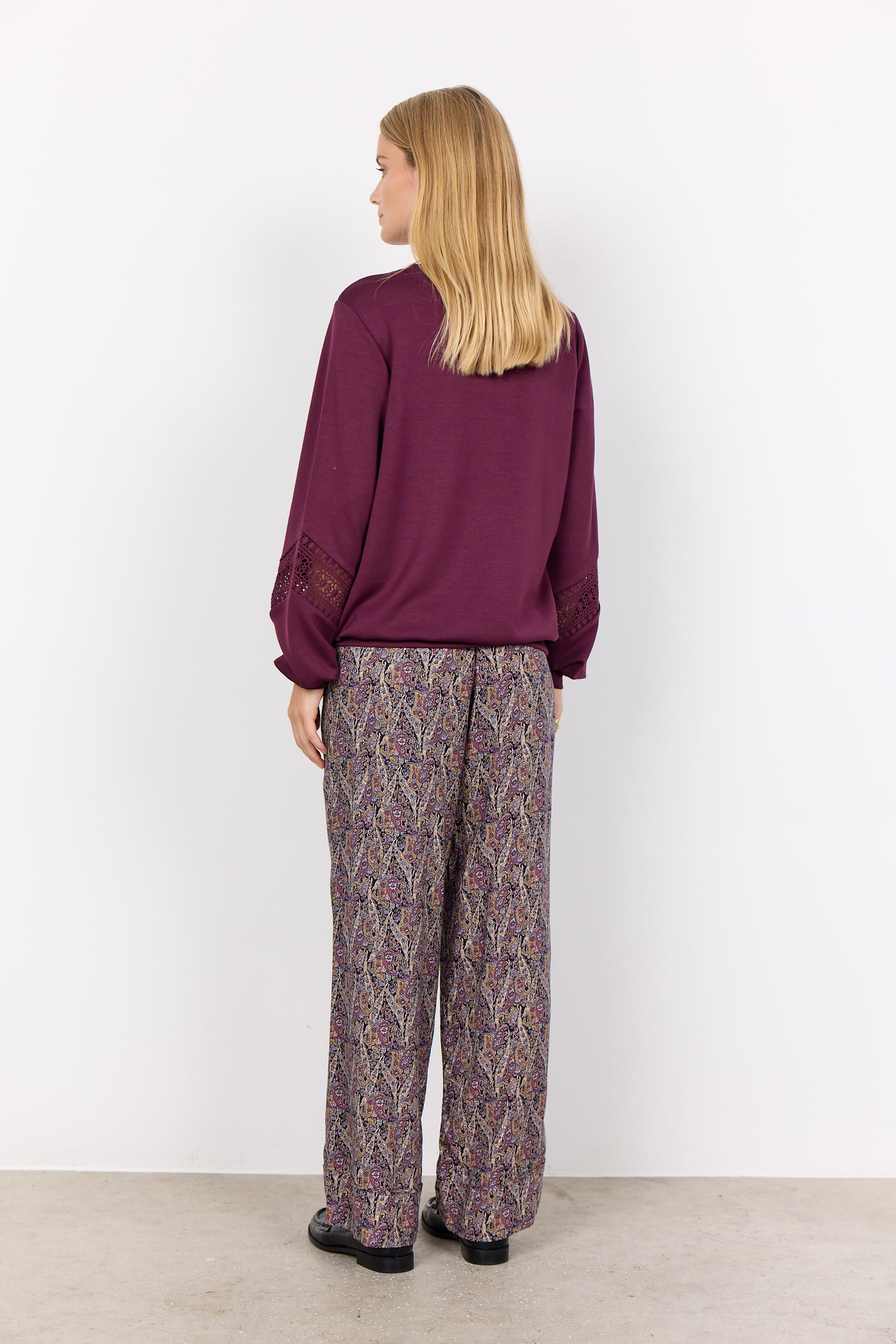 SOYA CONCEPT Banu 193 Wine Crocheted Lace Crewneck