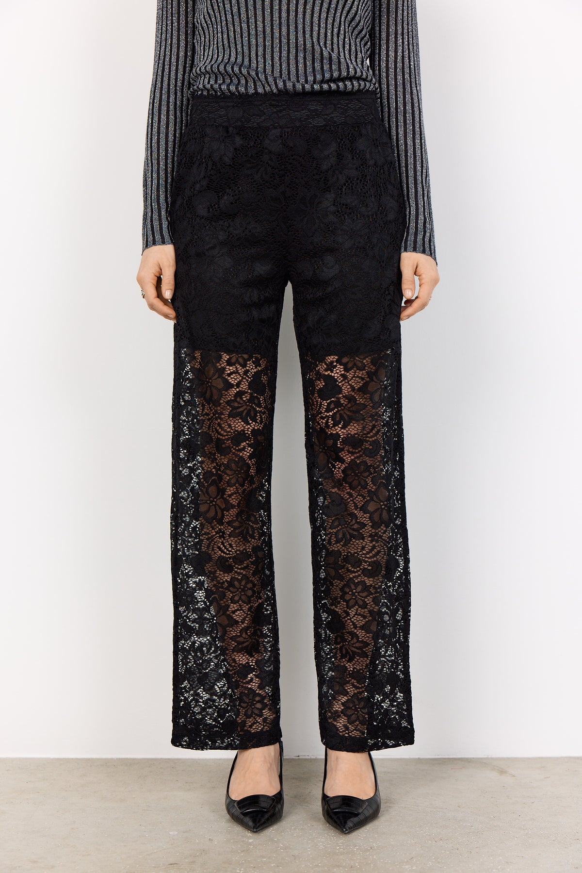 SOYA CONCEPT ALGEA Pantalon noir à empiècements en dentelle