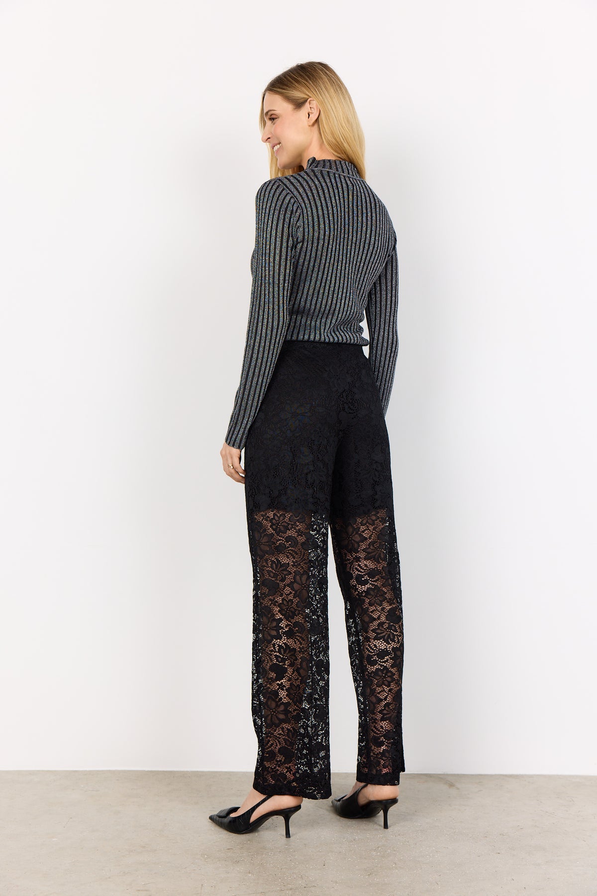 SOYA CONCEPT ALGEA Pantalon noir à empiècements en dentelle