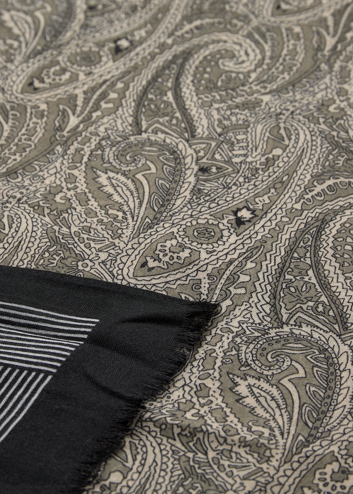 SOYA CONCEPT INGELINA Olive Paisley Print Scarf