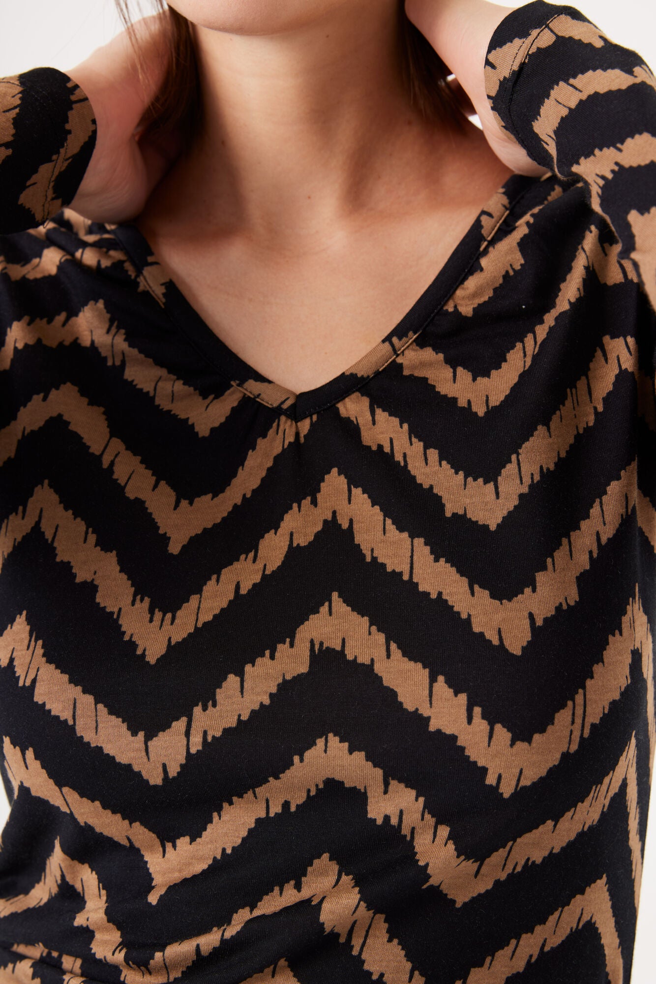 GARCIA Golden Brown & Black Chevron Top
