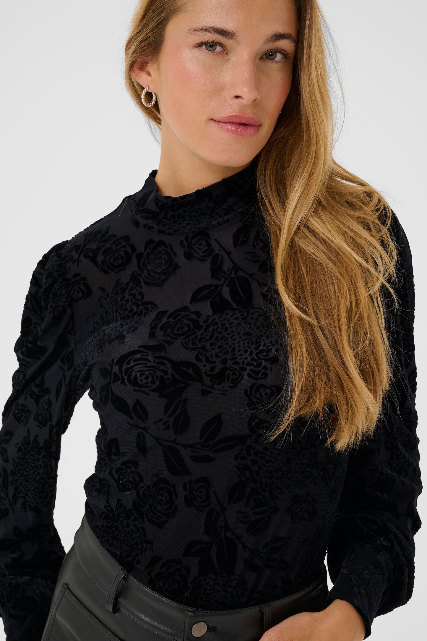 KAFFE ROSA Black Velvet Floral Longsleeve Top