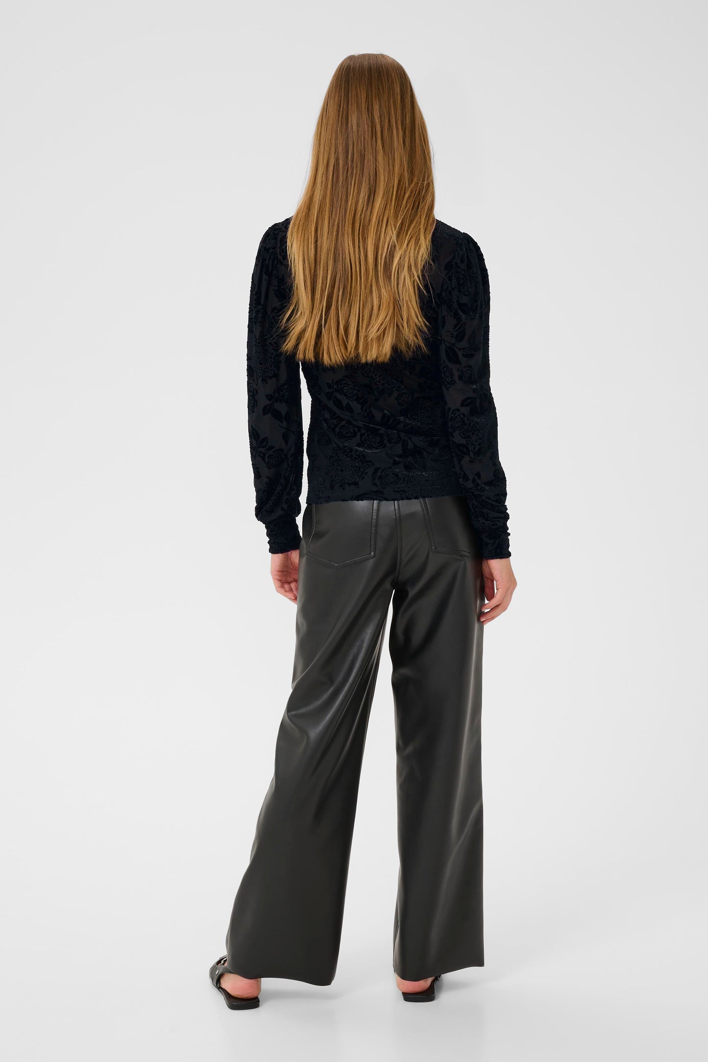 KAFFE ROSA Black Velvet Floral Longsleeve Top