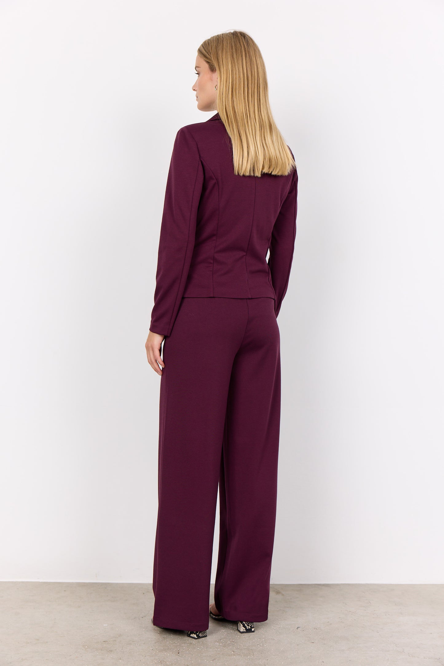 SOYA CONCEPT Daniella Burgundy Wine Fitted Blazer