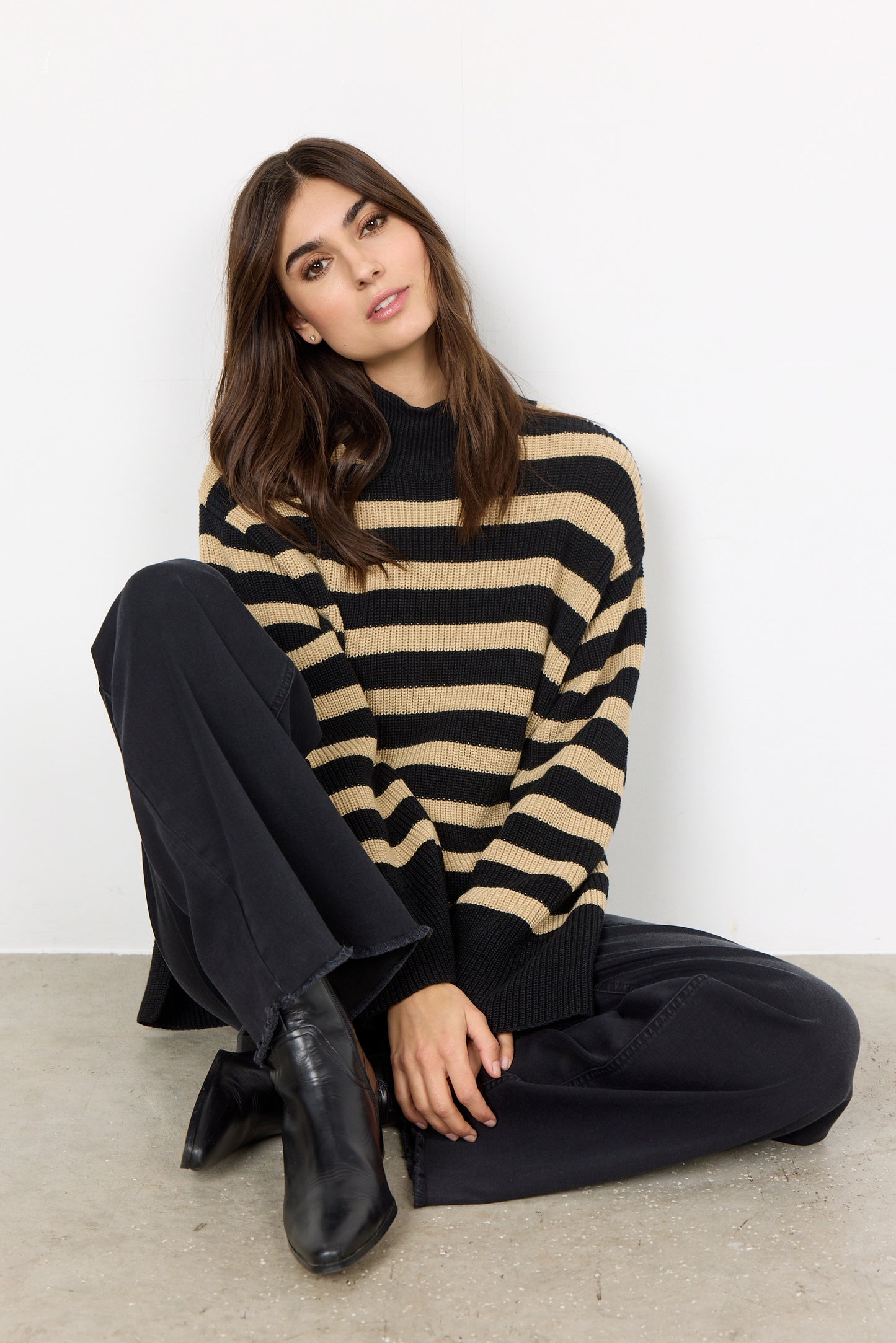 SOYA CONCEPT JULIA 6 Black & Tan Striped Knit