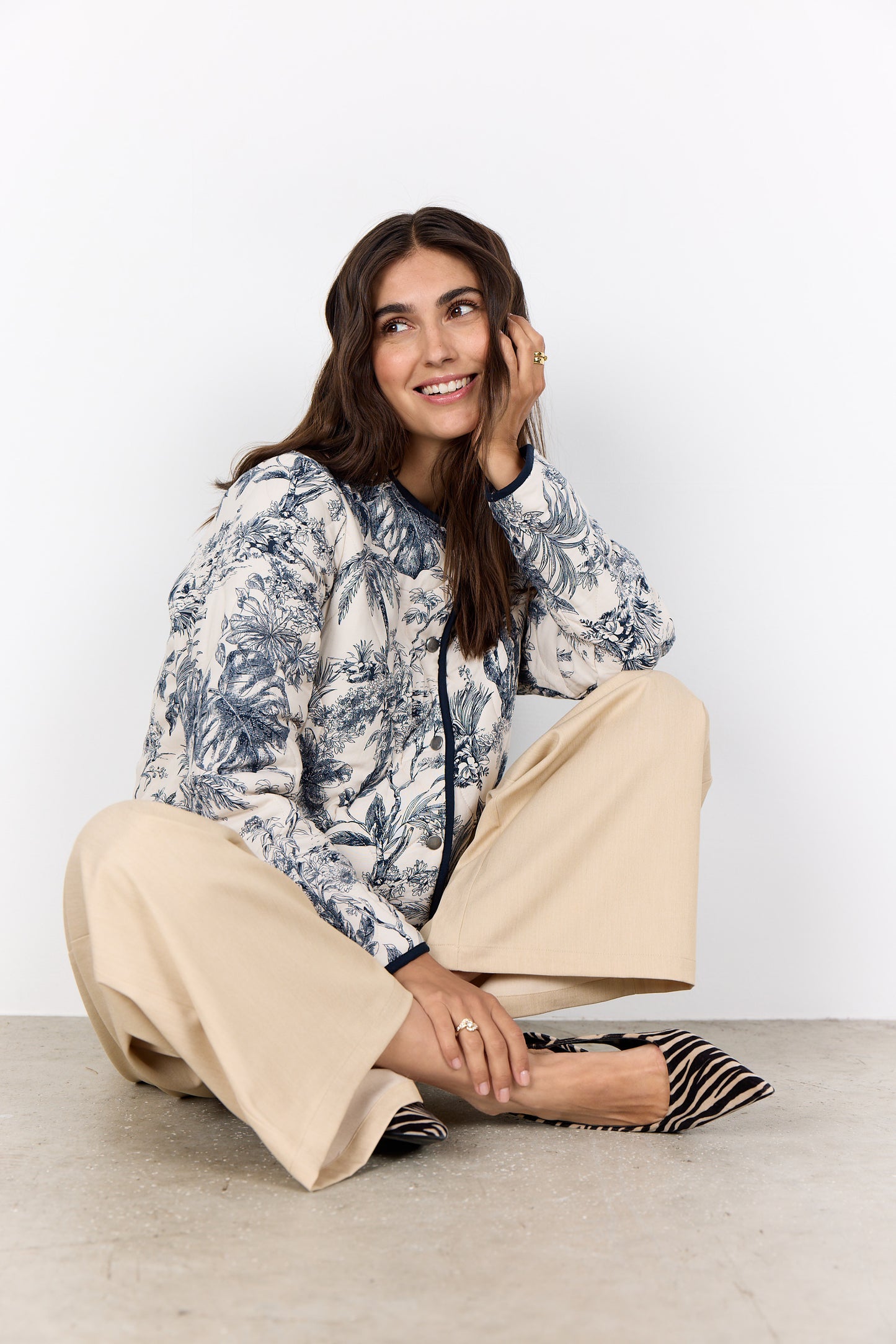 SOYA CONCEPT Carli Navy & White Botanical Print Jacket – Quilted Trim Button Front