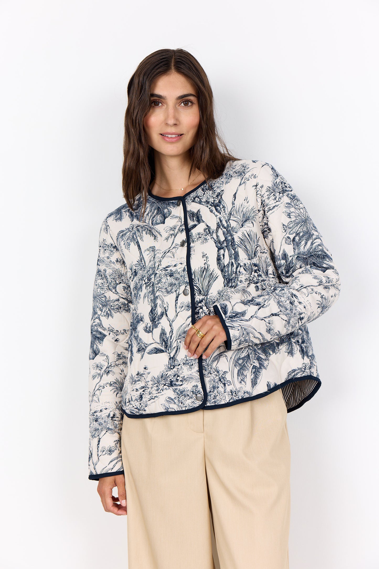 SOYA CONCEPT Carli Navy & White Botanical Print Jacket – Quilted Trim Button Front