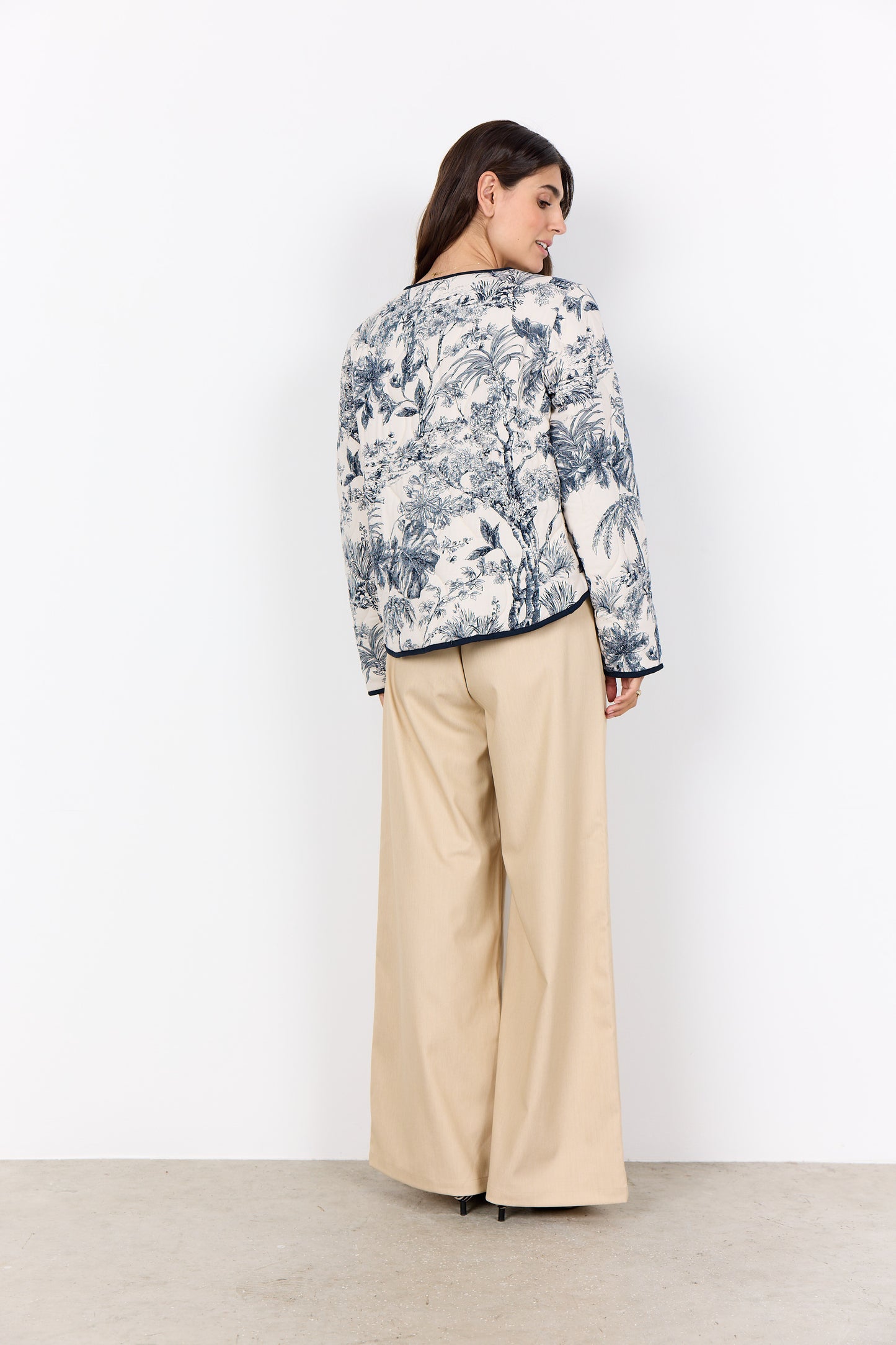 SOYA CONCEPT Carli Navy & White Botanical Print Jacket – Quilted Trim Button Front