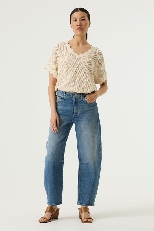 GARCIA NORA Cream Textured V-Neck Knit Top | Lightweight Short Sleeve Sweater